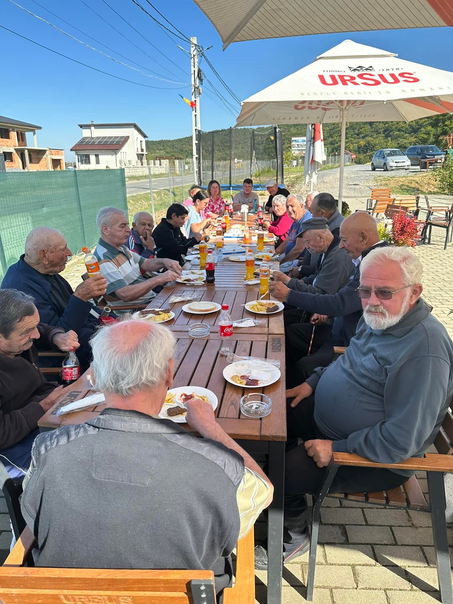 Moment de socializare la căminul pentru vârstnici Casa Cristiana — ingrijire varstnici Cluj.